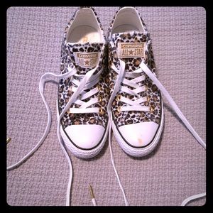 Womens leopard Converse
